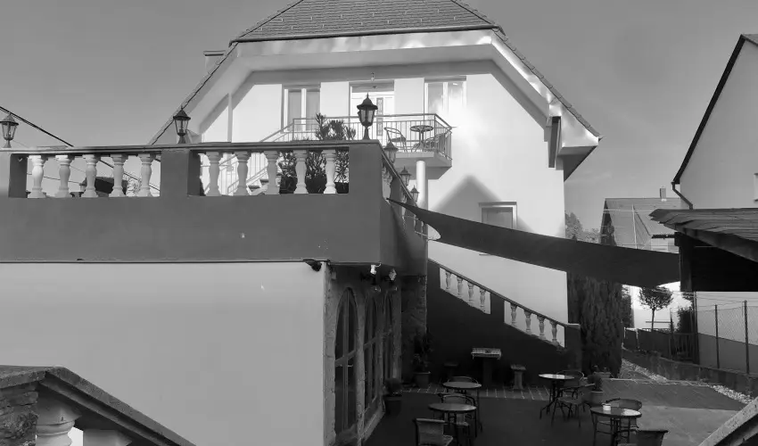 Amadeus Villa H�v�z