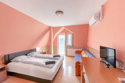 Borb�la Vend�gh�z, Gyenesdi�s, Keszthely - 4 km