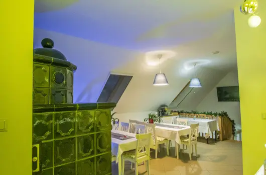 Gyulavez�r Lovasbirodalma Panzi�, Gyulakeszi, Keszthely - 22 km