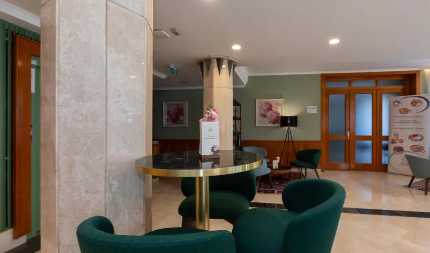 Holiday Club Apartman Hotel H�v�z H�v�z