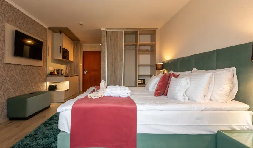 Holiday Club Apartman Hotel H�v�z H�v�z