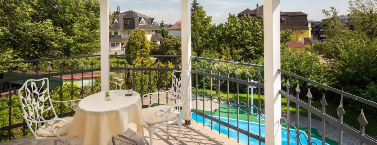 Admiral Family Resort Keszthely - Nyri kiruccans reggelivel (min. 3 j)