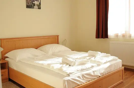 Hotel Hal�szkert, Badacsony, Keszthely - 23 km