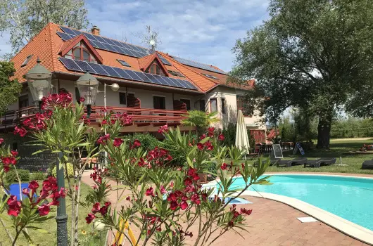 Zsanett Hotel, Balatonkereszt�r, Keszthely - 11 km