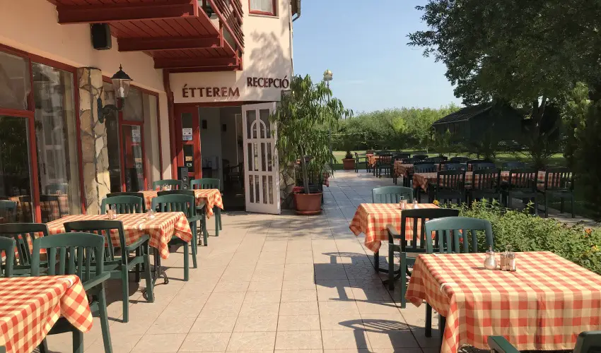 Zsanett Hotel Balatonkeresztr