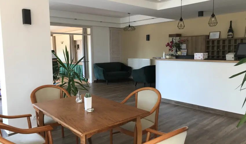 Zsanett Hotel Balatonkeresztr