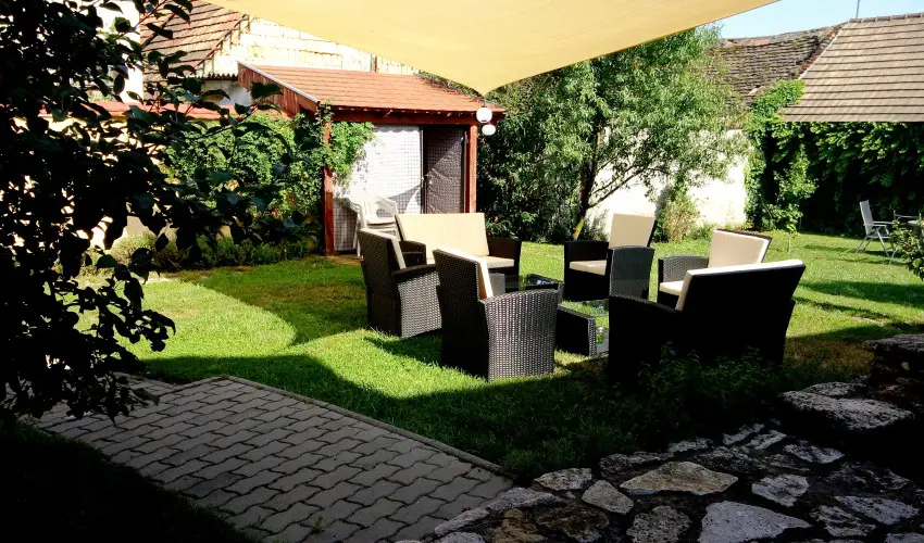 Malom-t� Vend�gh�z Tapolca