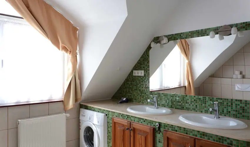 Malom-t� Vend�gh�z Tapolca