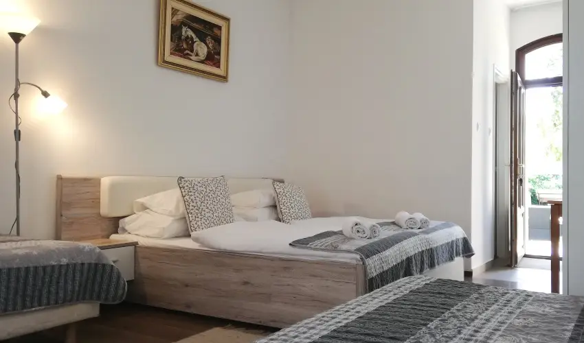 Malom-t� Vend�gh�z Tapolca