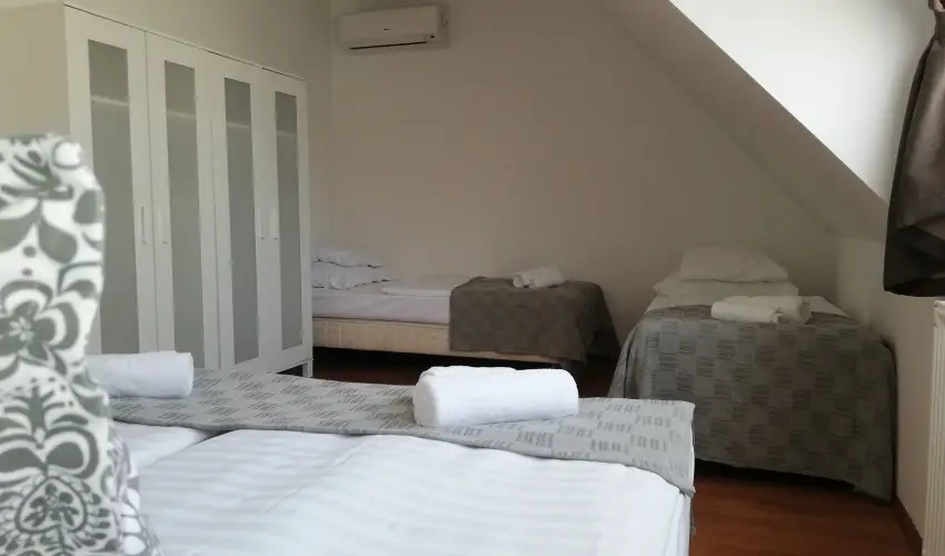 Malom-t� Vend�gh�z Tapolca