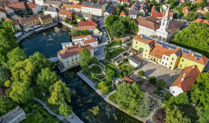 Malom-t� Vend�gh�z Tapolca