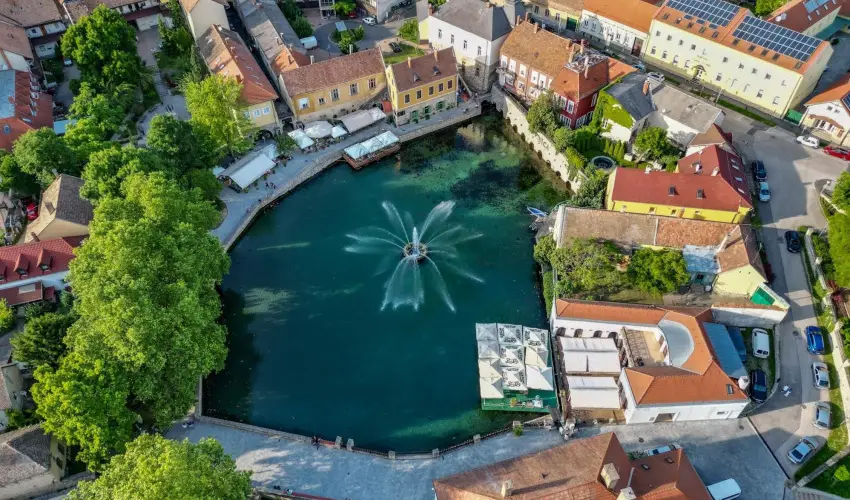 Malom-t� Vend�gh�z Tapolca