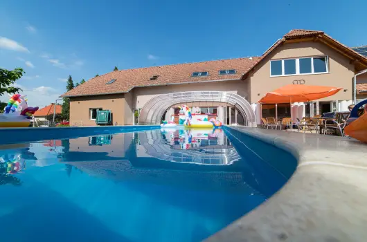 Pelso Panzi�, Balatonm�riaf�rd�, Keszthely - 11 km