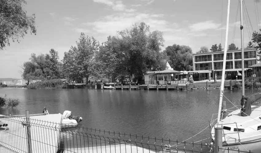 Port �tterem & Panzi� Balatonm�riaf�rd�