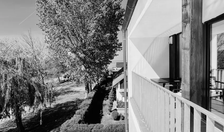 Port �tterem & Panzi� Balatonm�riaf�rd�