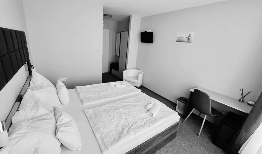 Port �tterem & Panzi� Balatonm�riaf�rd�