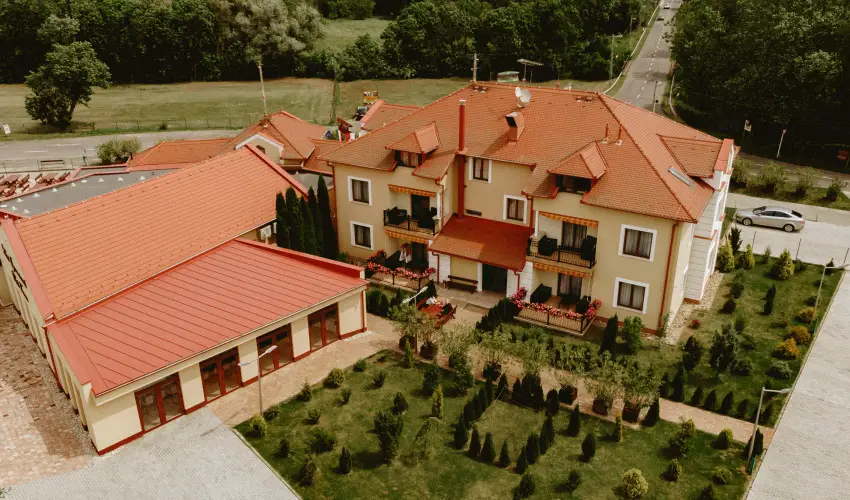 Szerencsemák Panzió Kehidakustány