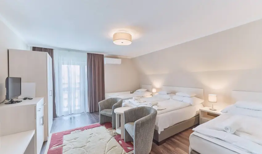 Tokajer Wellness Panzi� Keszthely