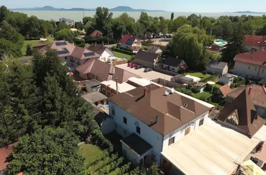 Viktor Bor- �s Vend�gh�z, Balatonm�riaf�rd�, Keszthely - 12 km