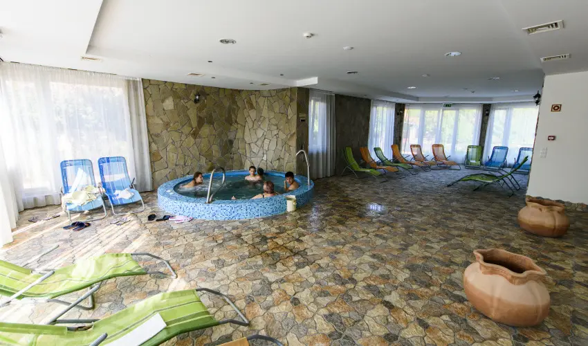 Viktor Bor- s Vendghz Balatonmriafrd