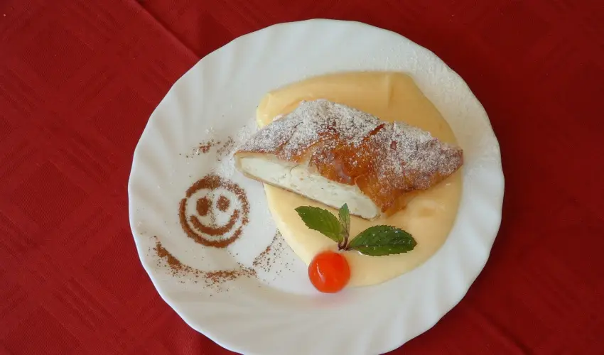 Viktor Bor- s Vendghz Balatonmriafrd