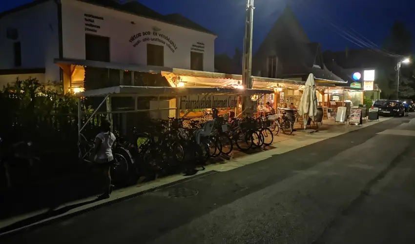 Viktor Bor- s Vendghz Balatonmriafrd