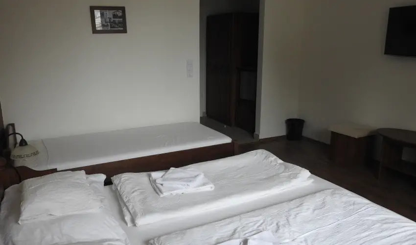 Viktor Bor- s Vendghz Balatonmriafrd