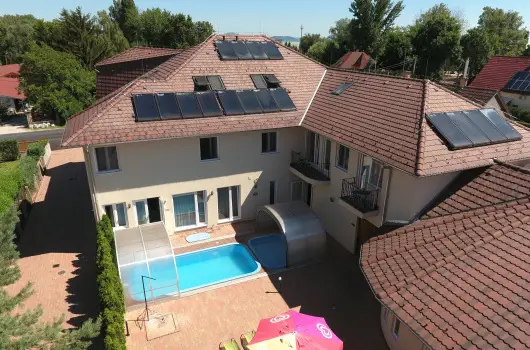 Viktor Bor- s Vendghz, Balatonmriafrd, Keszthely - 12 km