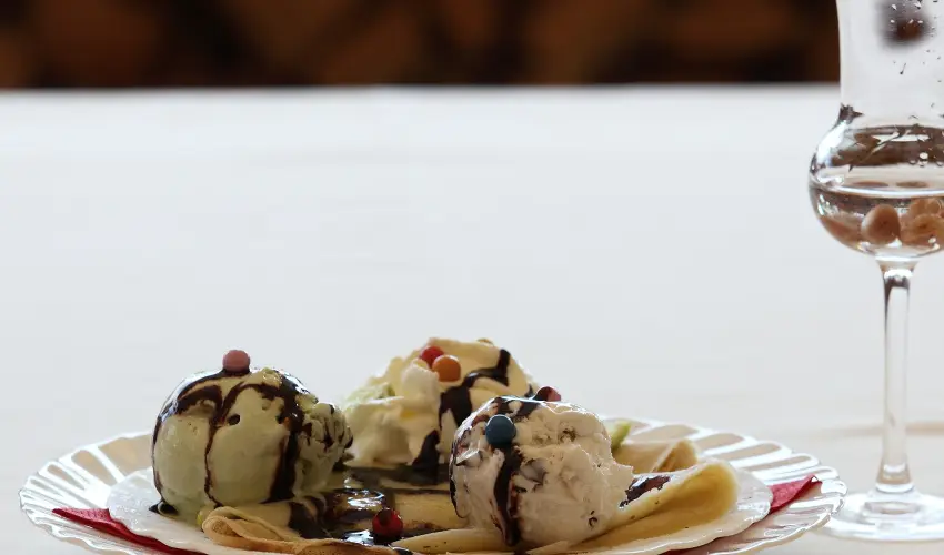 Viktor Bor- s Vendghz Balatonmriafrd