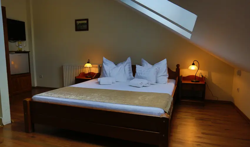 Viktor Bor- s Vendghz Balatonmriafrd